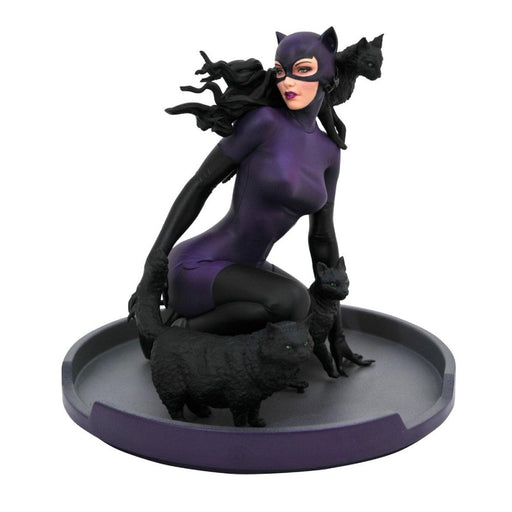 Figurina DC Gallery Comic Catwoman - Red Goblin