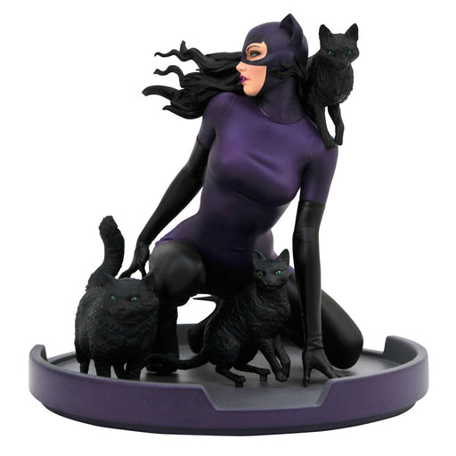 Figurina DC Gallery Comic Catwoman - Red Goblin