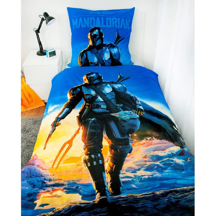 Lenjerie de Pat Star Wars The Mandalorian 135 x 200 cm / 80 x 80 cm - Red Goblin