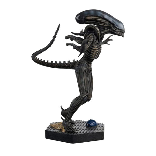 Figurina The Alien vs Predator Collection 1/16 Xenomorph Drone 15 cm - Red Goblin