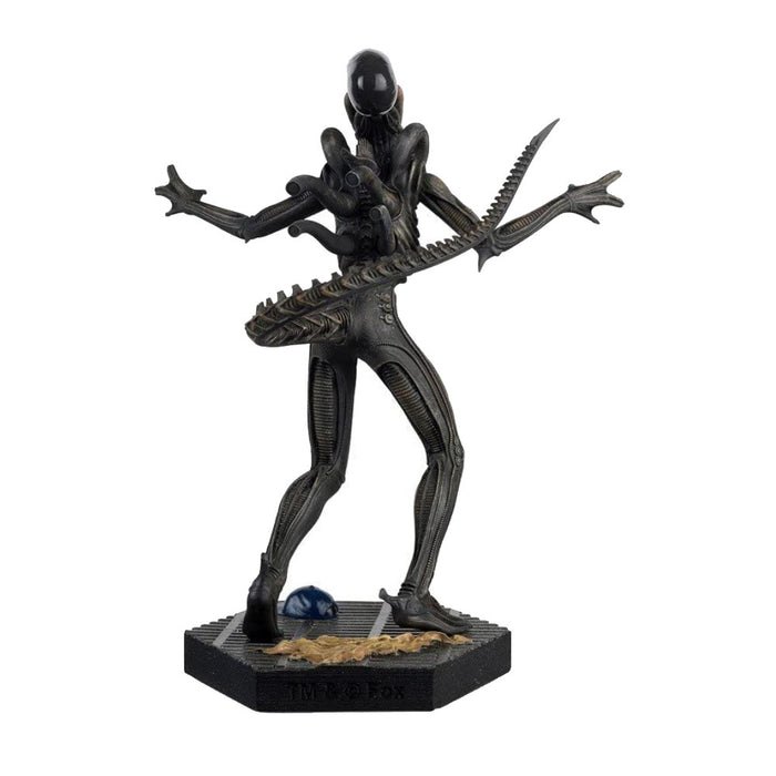 Figurina The Alien vs Predator Collection 1/16 Xenomorph Drone 15 cm - Red Goblin