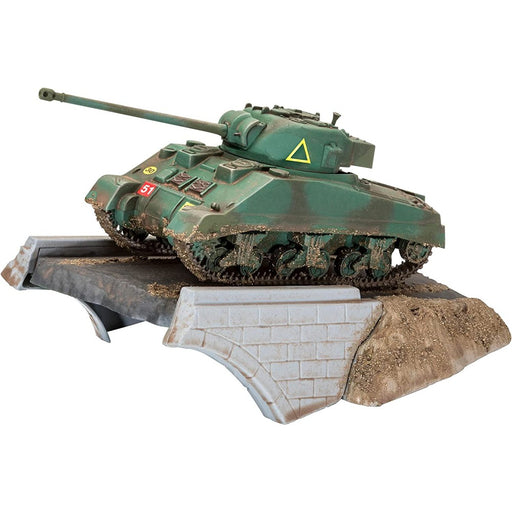 Set de Constructie Revell First Diorama Set - Sherman Firefly - Red Goblin