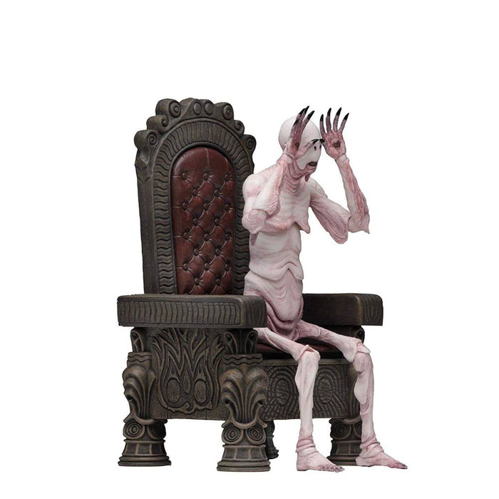 Figurina Guillermo del Toro Signature Collection Pale Man cu Underworld Throne Pan's Labyrinth - Red Goblin